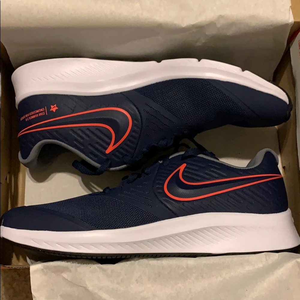 Nike Star Runner 2 Grade School kids sneakers